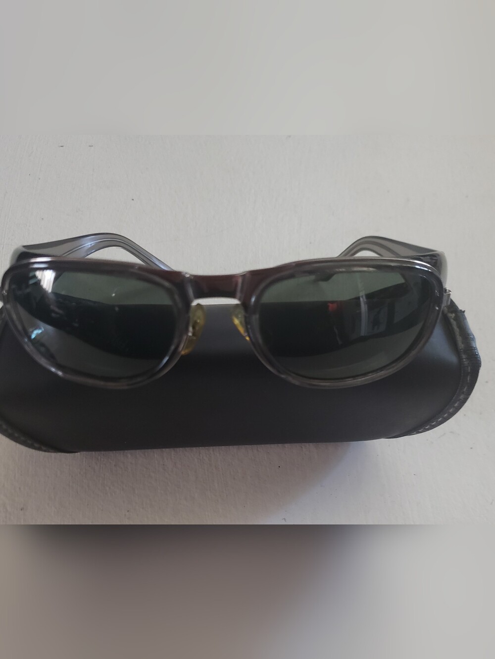 Vintage RAYBAN B&L W2660 Transparent Gray Sunglasses